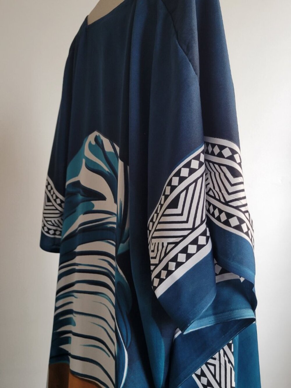 African Print Blue & White Abstract Faith Graphic Kaftan Dress - Picture 6 of 15